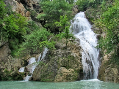 Хотнишки водопад с екопътека На 15 км